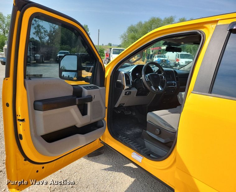 image for item JO9171 2017 Ford F250 Super Duty XL  Crew Cab pickup truck