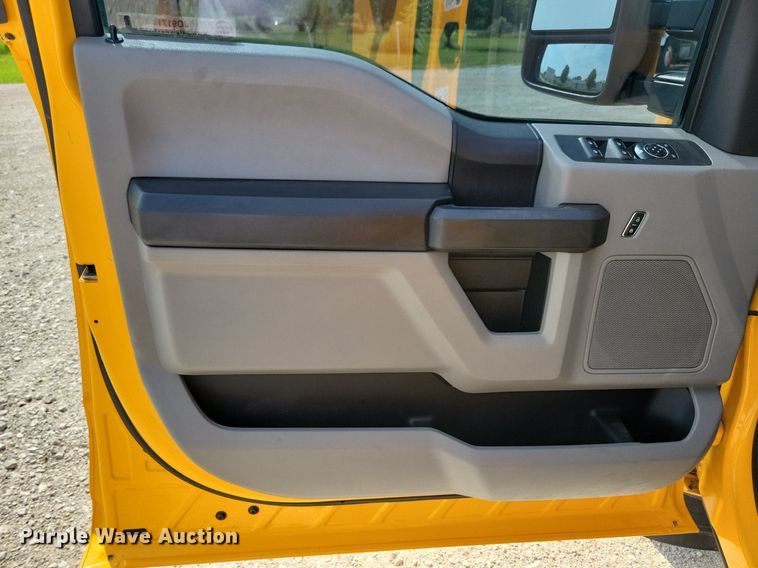 image for item JO9171 2017 Ford F250 Super Duty XL  Crew Cab pickup truck