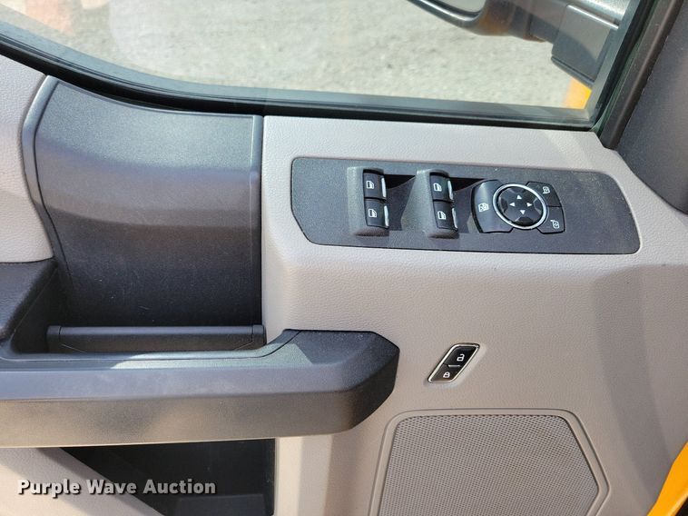 image for item JO9171 2017 Ford F250 Super Duty XL  Crew Cab pickup truck