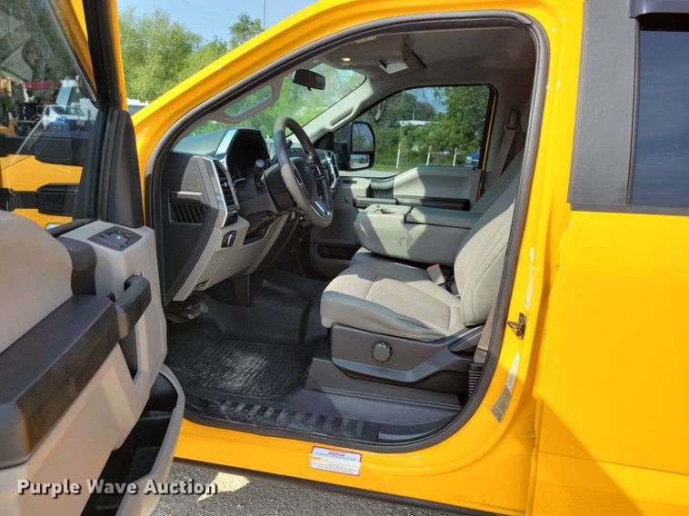 image for item JO9171 2017 Ford F250 Super Duty XL  Crew Cab pickup truck