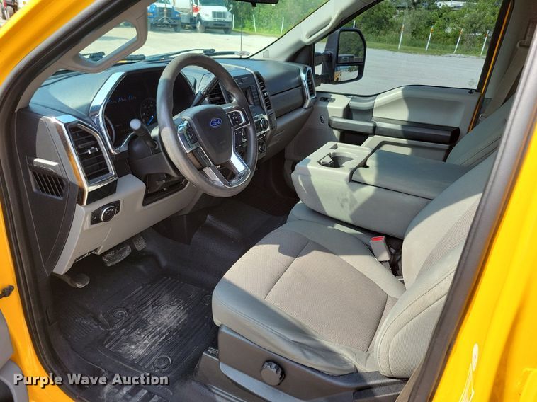 image for item JO9171 2017 Ford F250 Super Duty XL  Crew Cab pickup truck