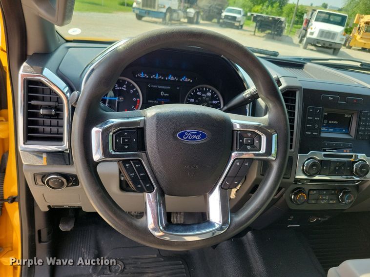 image for item JO9171 2017 Ford F250 Super Duty XL  Crew Cab pickup truck