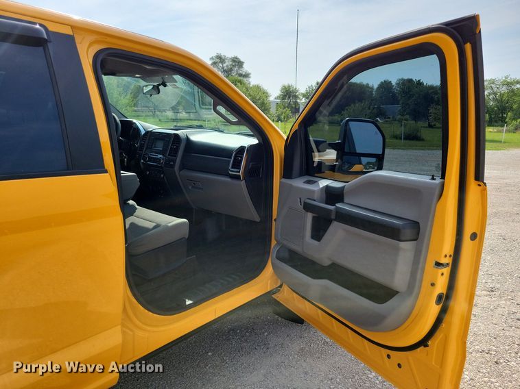 image for item JO9171 2017 Ford F250 Super Duty XL  Crew Cab pickup truck