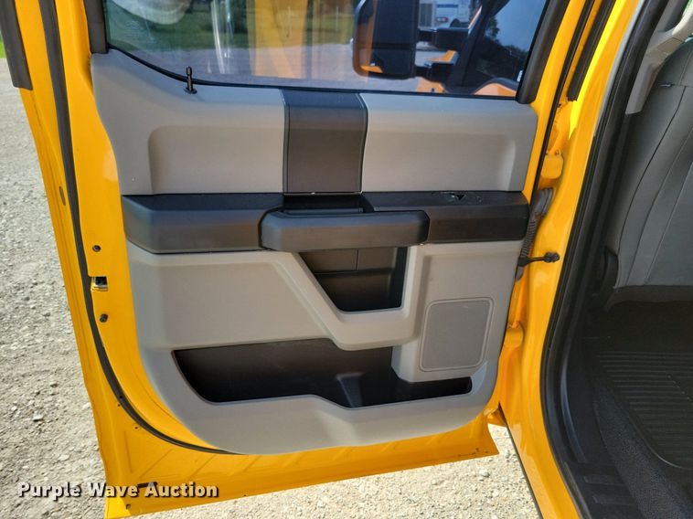 image for item JO9171 2017 Ford F250 Super Duty XL  Crew Cab pickup truck