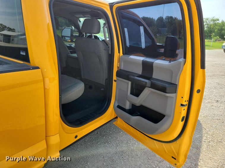 image for item JO9171 2017 Ford F250 Super Duty XL  Crew Cab pickup truck