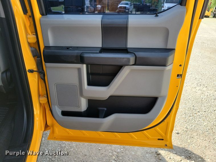 image for item JO9171 2017 Ford F250 Super Duty XL  Crew Cab pickup truck