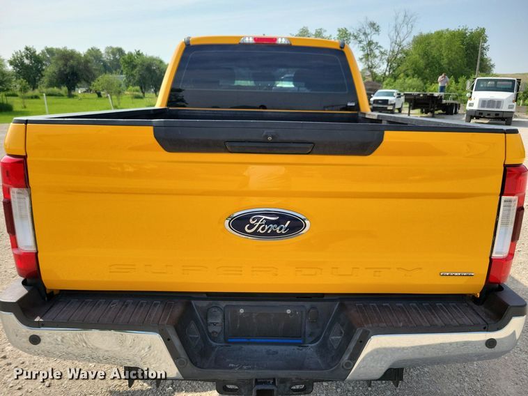 image for item JO9171 2017 Ford F250 Super Duty XL  Crew Cab pickup truck
