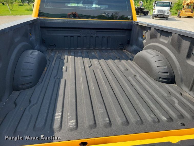 image for item JO9171 2017 Ford F250 Super Duty XL  Crew Cab pickup truck