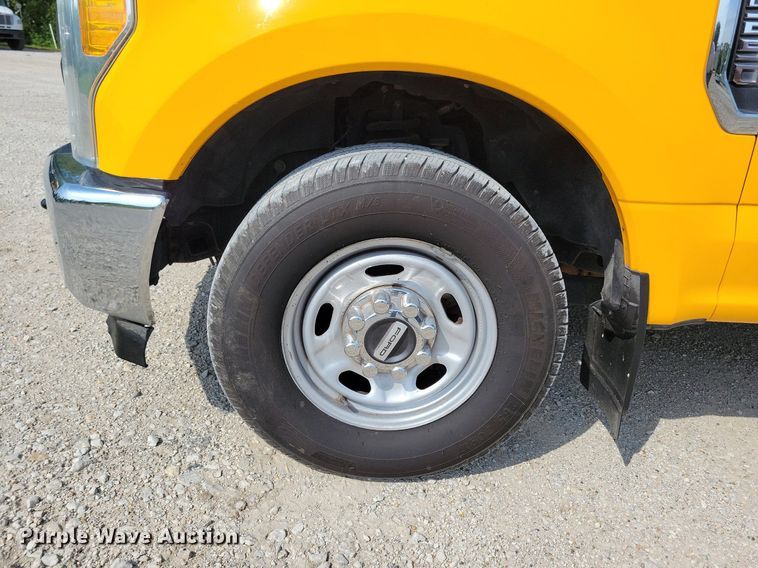 image for item JO9171 2017 Ford F250 Super Duty XL  Crew Cab pickup truck