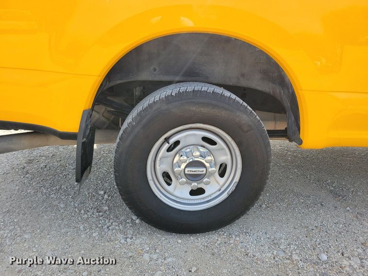 image for item JO9171 2017 Ford F250 Super Duty XL  Crew Cab pickup truck