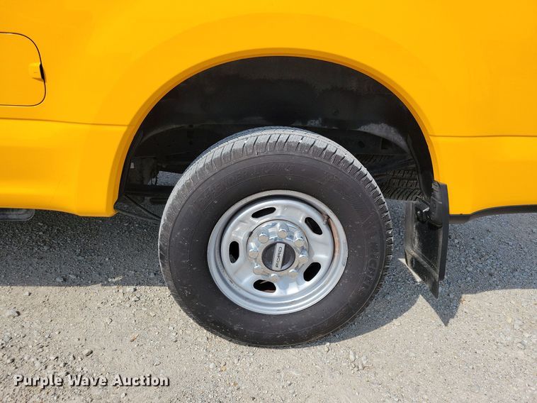 image for item JO9171 2017 Ford F250 Super Duty XL  Crew Cab pickup truck