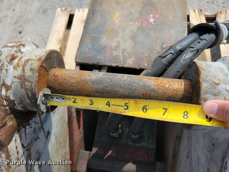 image for item JO9172 1992 Krupp HM600D  breaker