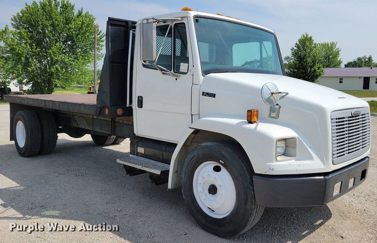 image for item JO9173 1997 Freightliner FL70  flatbed truck