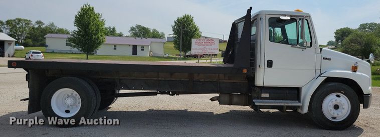 image for item JO9173 1997 Freightliner FL70  flatbed truck