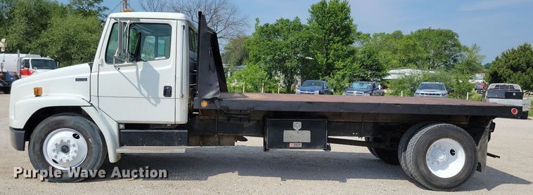 image for item JO9173 1997 Freightliner FL70  flatbed truck