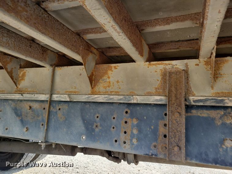 image for item JO9173 1997 Freightliner FL70  flatbed truck