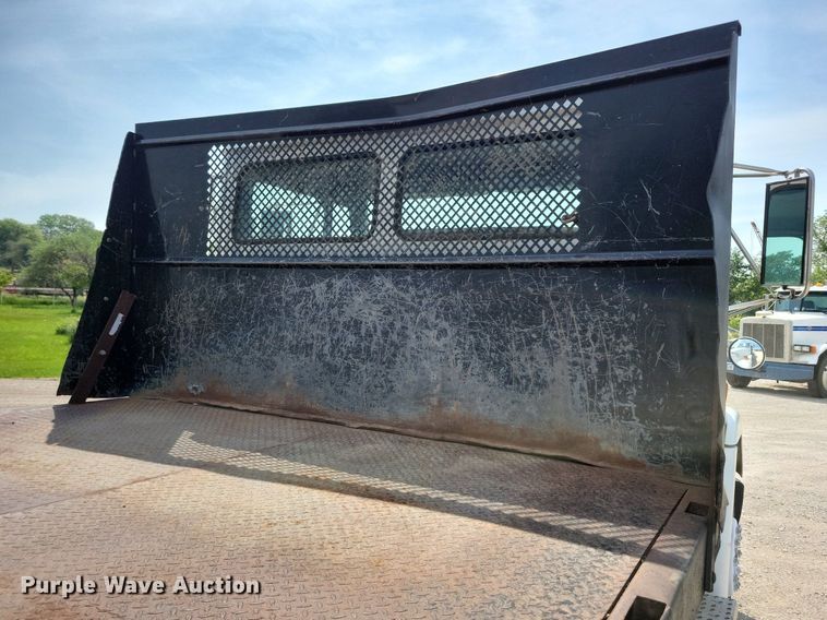 image for item JO9173 1997 Freightliner FL70  flatbed truck