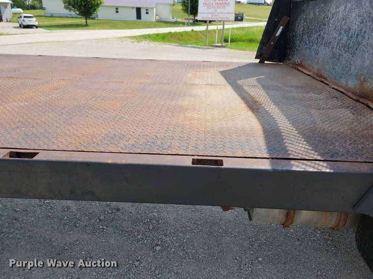 image for item JO9173 1997 Freightliner FL70  flatbed truck