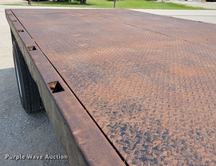 image for item JO9173 1997 Freightliner FL70  flatbed truck