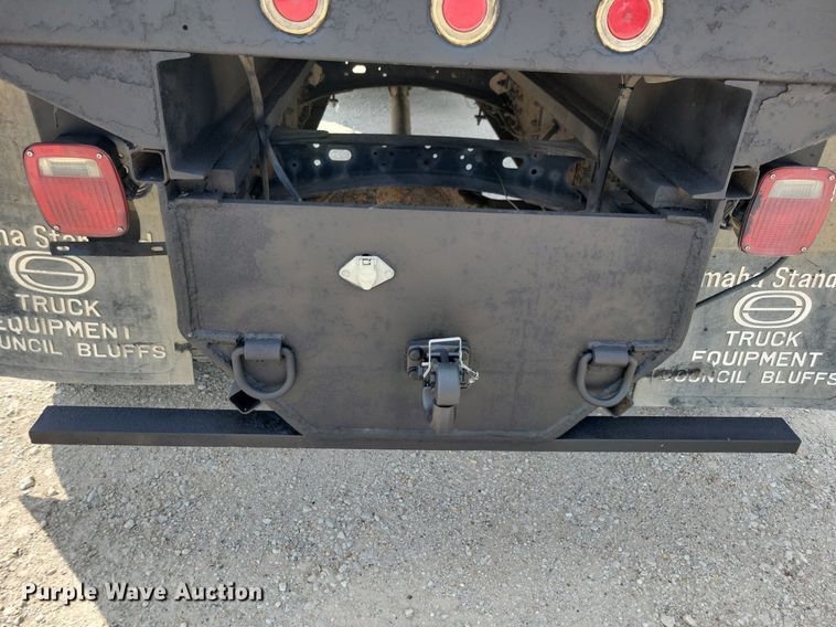 image for item JO9173 1997 Freightliner FL70  flatbed truck