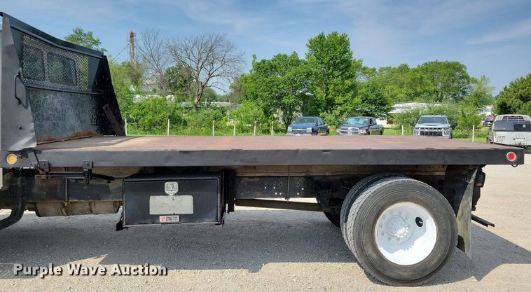 image for item JO9173 1997 Freightliner FL70  flatbed truck