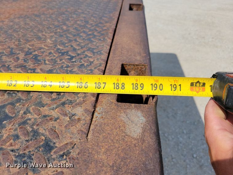 image for item JO9173 1997 Freightliner FL70  flatbed truck