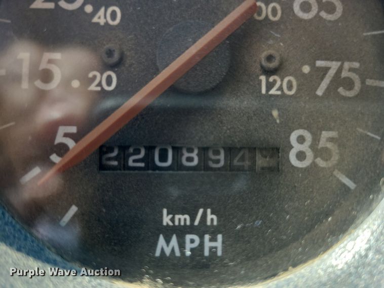 image for item JO9173 1997 Freightliner FL70  flatbed truck