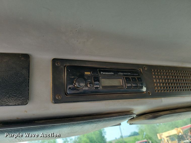 image for item JO9173 1997 Freightliner FL70  flatbed truck