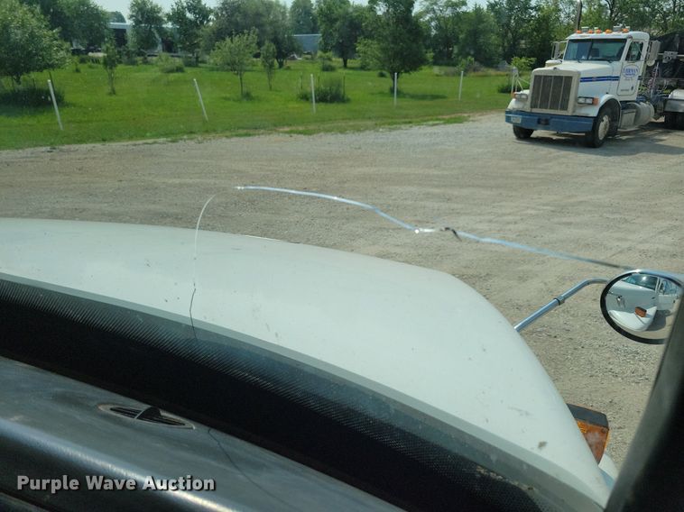 image for item JO9173 1997 Freightliner FL70  flatbed truck