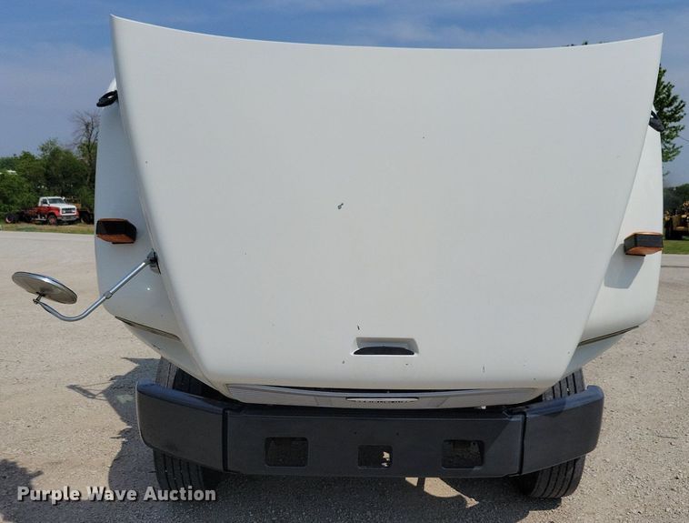 image for item JO9173 1997 Freightliner FL70  flatbed truck