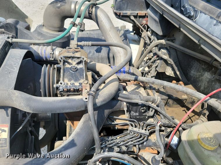 image for item JO9173 1997 Freightliner FL70  flatbed truck