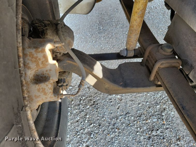 image for item JO9173 1997 Freightliner FL70  flatbed truck