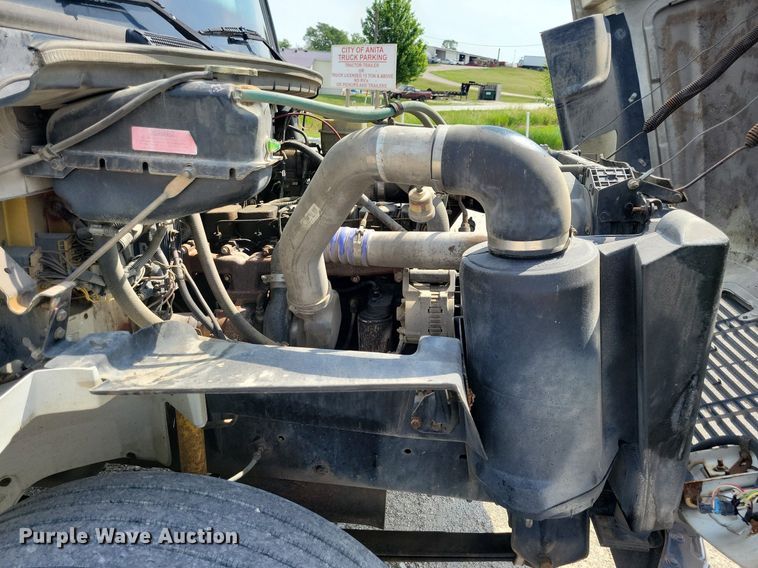 image for item JO9173 1997 Freightliner FL70  flatbed truck