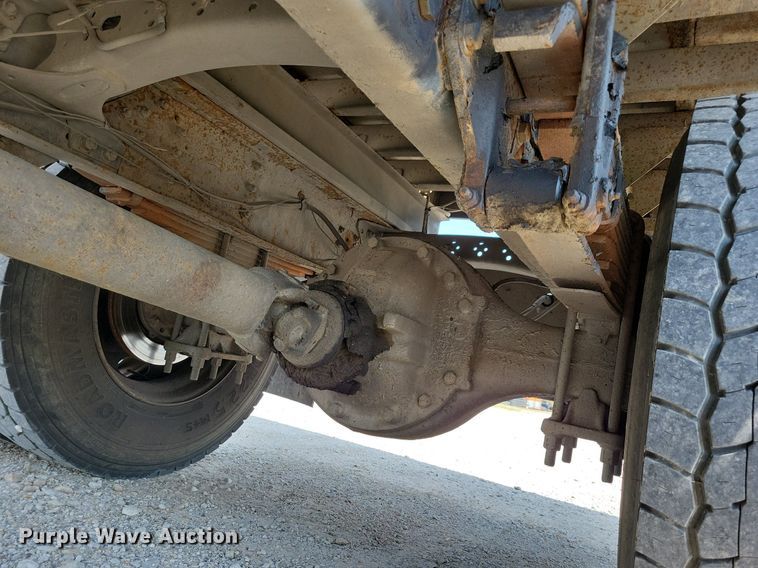 image for item JO9173 1997 Freightliner FL70  flatbed truck