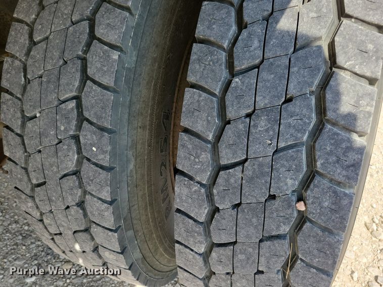 image for item JO9173 1997 Freightliner FL70  flatbed truck