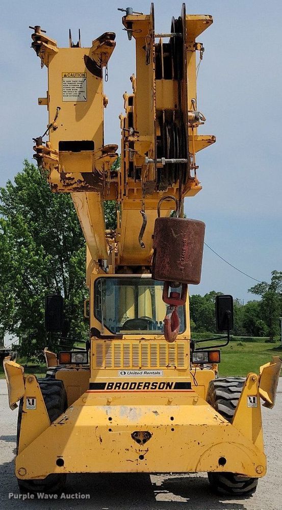 image for item JO9174 2009 Broderson RT-300-2E  crane