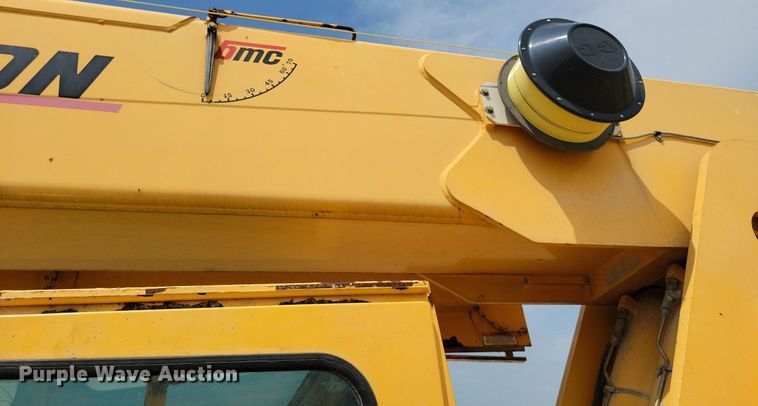 image for item JO9174 2009 Broderson RT-300-2E  crane