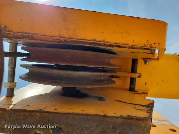 image for item JO9174 2009 Broderson RT-300-2E  crane