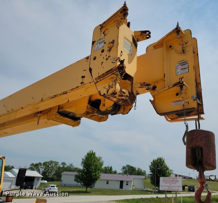 image for item JO9174 2009 Broderson RT-300-2E  crane