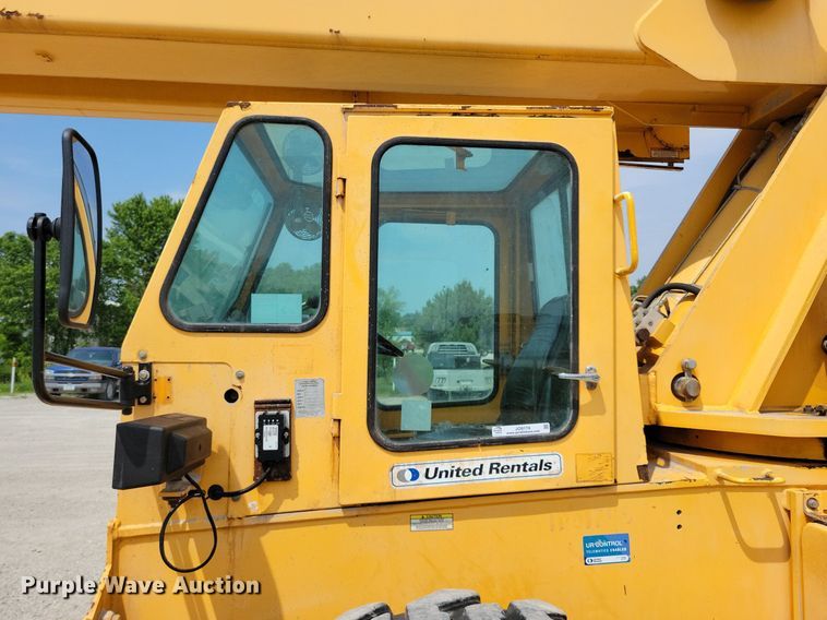 image for item JO9174 2009 Broderson RT-300-2E  crane