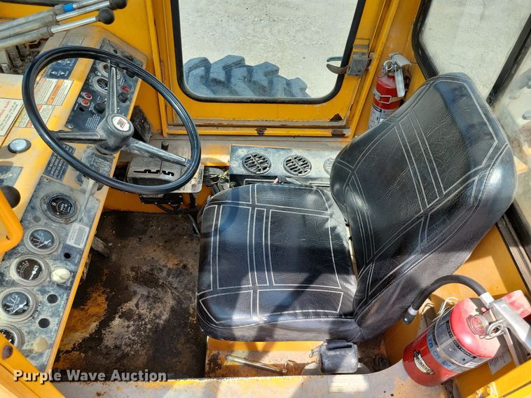 image for item JO9174 2009 Broderson RT-300-2E  crane