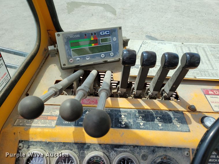 image for item JO9174 2009 Broderson RT-300-2E  crane