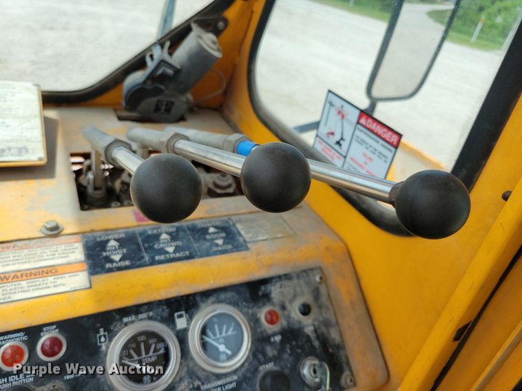 image for item JO9174 2009 Broderson RT-300-2E  crane