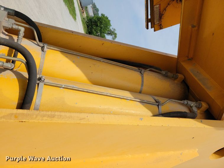 image for item JO9174 2009 Broderson RT-300-2E  crane