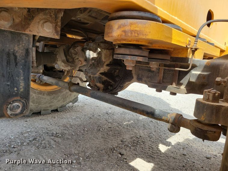 image for item JO9174 2009 Broderson RT-300-2E  crane