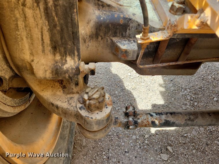 image for item JO9174 2009 Broderson RT-300-2E  crane