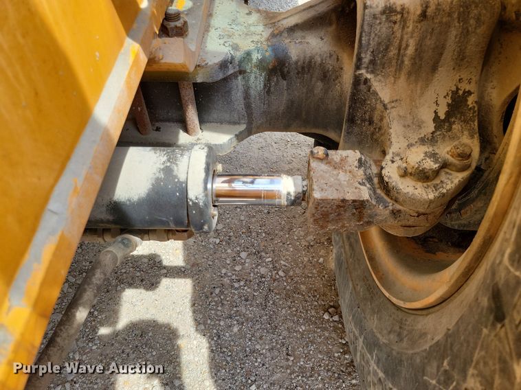 image for item JO9174 2009 Broderson RT-300-2E  crane