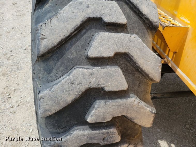 image for item JO9174 2009 Broderson RT-300-2E  crane