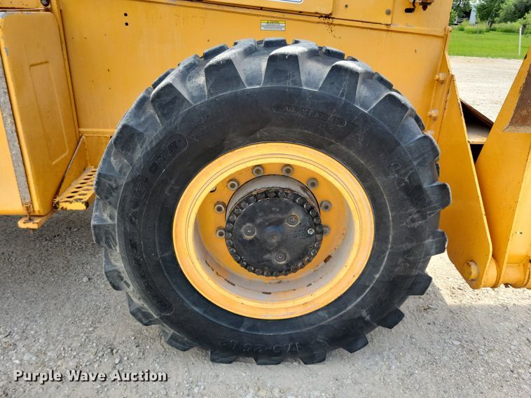 image for item JO9174 2009 Broderson RT-300-2E  crane