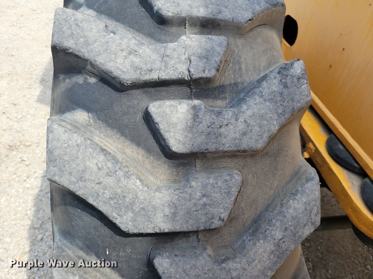 image for item JO9174 2009 Broderson RT-300-2E  crane